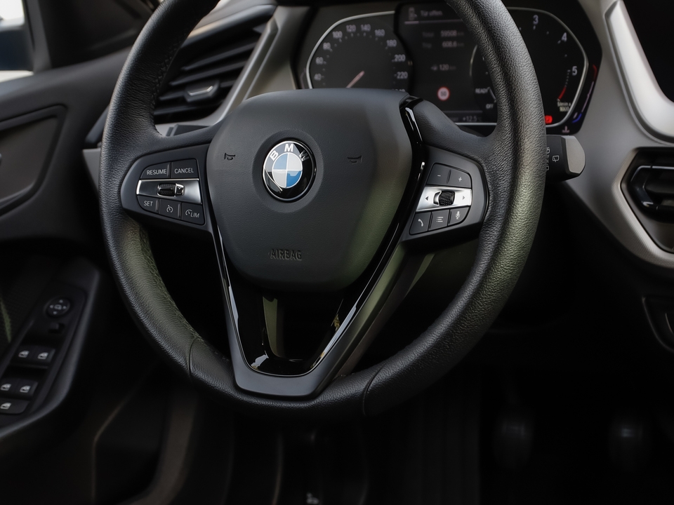 BMW 118d Navi Bluetooth PDC MP3 Schn. Klima