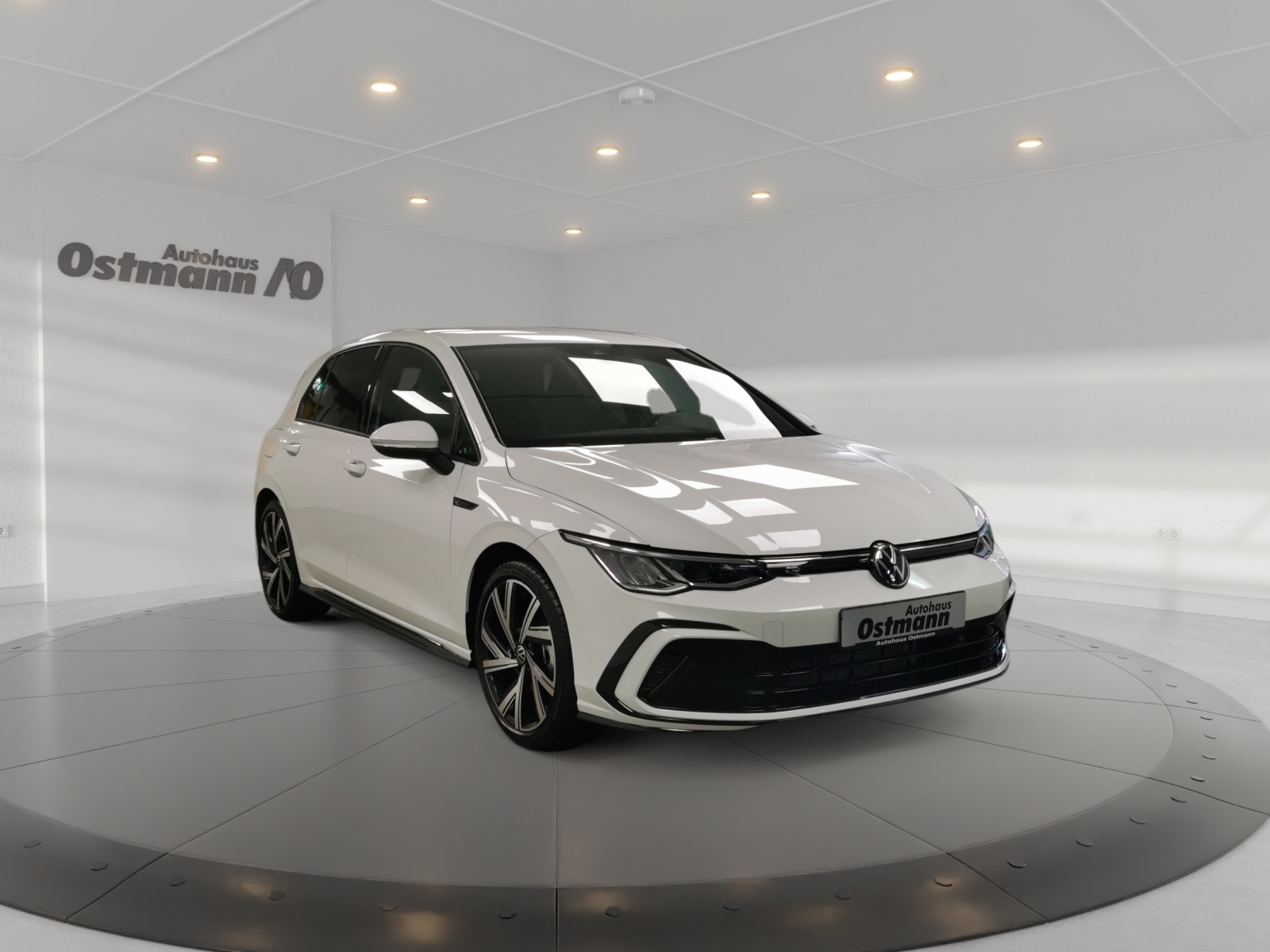 Volkswagen Golf VIII 1.5 TSI R-Line LED ACC NAVI CarPlay