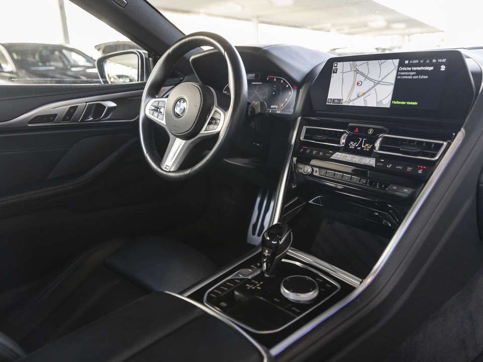 BMW M850i xDrive Coupe Innovationsp. Komfortzugang