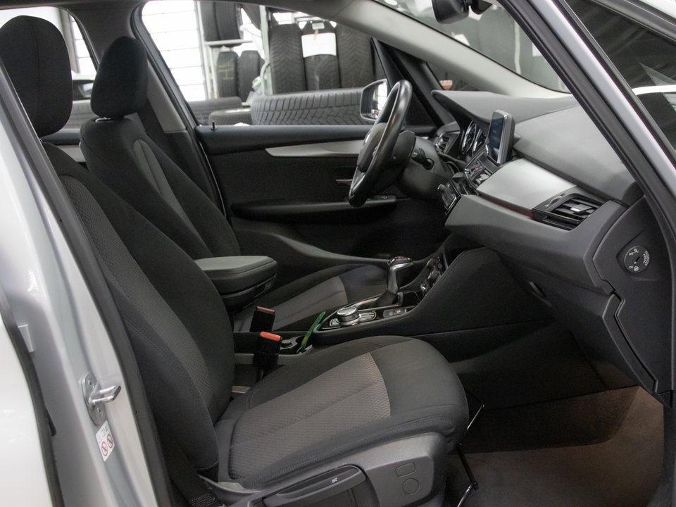 BMW 225 Active Tourer xe iPerformance Steptronic Advantage Navi Automatik Bluetooth PDC MP3 Schn.