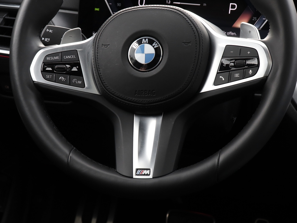 BMW 320i Touring Auto Navi Tempom.aktiv Panoramadach Bluetooth PDC MP3 Schn.