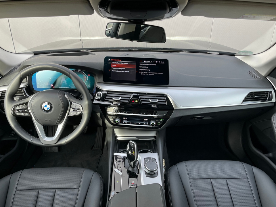 BMW 520d T ACC RFK AHK HUD LED 18''-LM